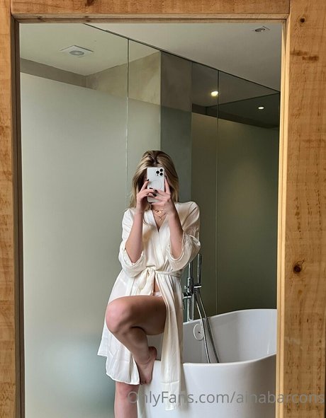 ainabarcons porn star image