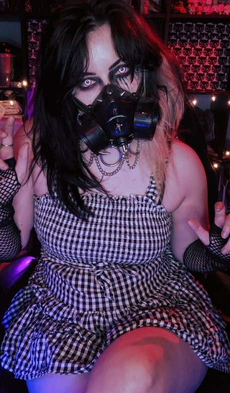 Easygoinggoth naked star gallery