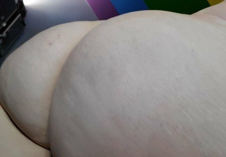 gothrosie sex model images