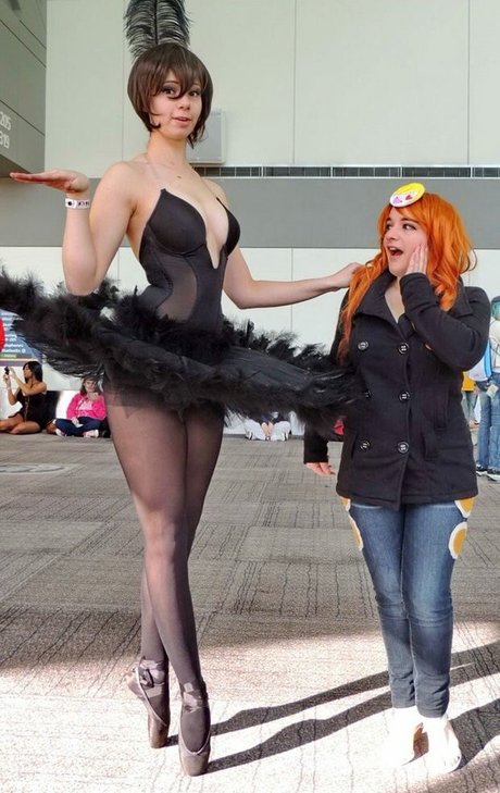 HeidiLolipop sexy actress photos