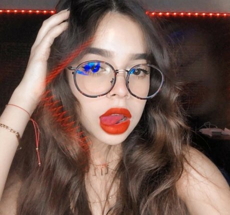 Lizeth Tenorio model pornographic images