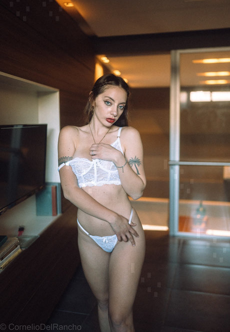 skinny brunette onlyfans exclusive photo