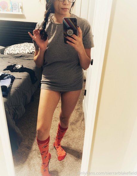 sierrarblakefield naked star picture