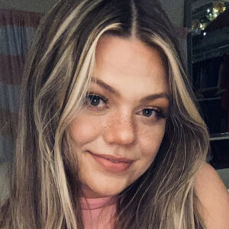 Lindsywood xxx model picture