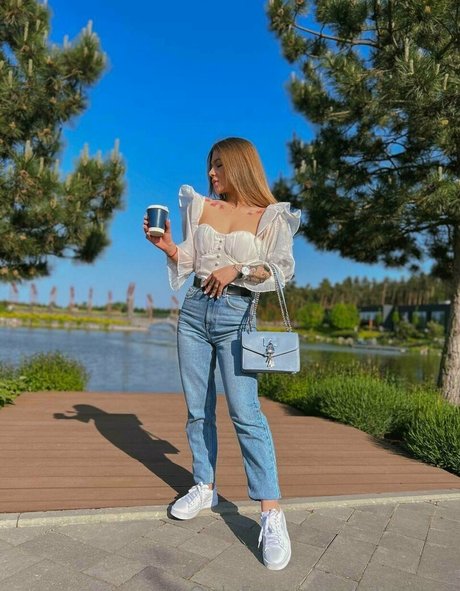 juliawind pornographic star picture