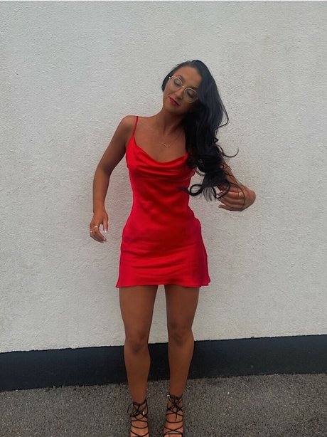 Sadhbh Flemming model art photo