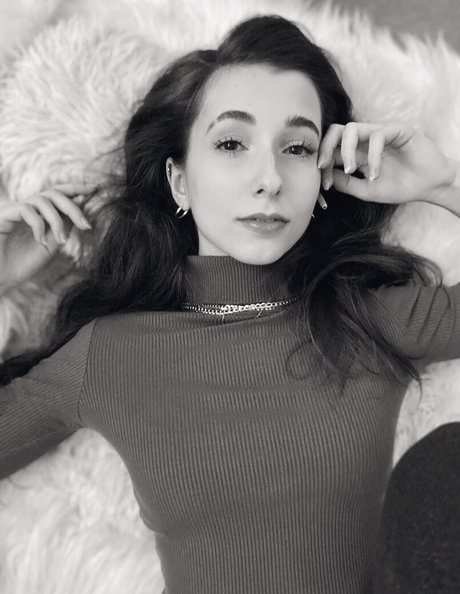 gay influencer onlyfans nudes photos