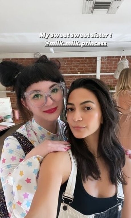 Natalee Linez sexy star pics