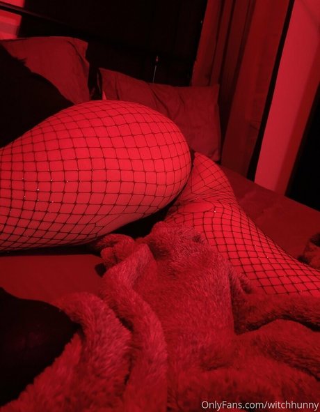 witchhunny art actress photos