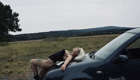 sarah21212121 naked model galleries