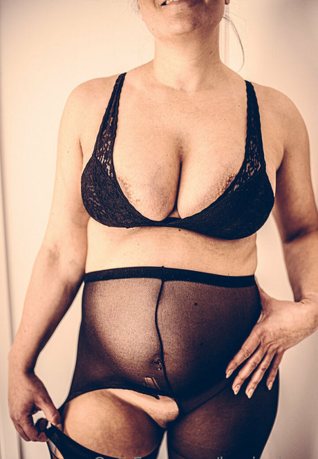 wife nude onlyfans sexy archive