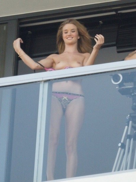 big tits brunette onlyfans beautiful nude galleries