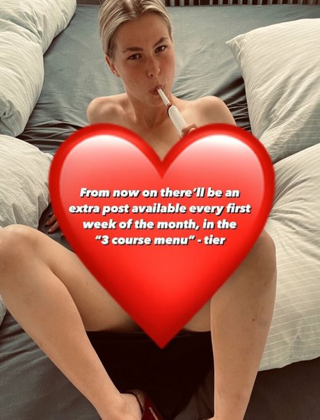 Mynte Muse porn actress pics