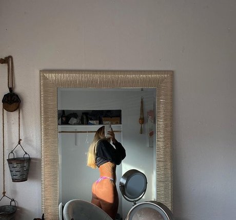 Linds Linds pornstar hd pic