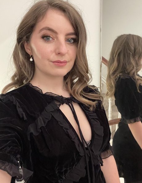 Averytinyleaf pornstar sexy pic