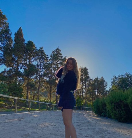 Julia Gomez star nude picture