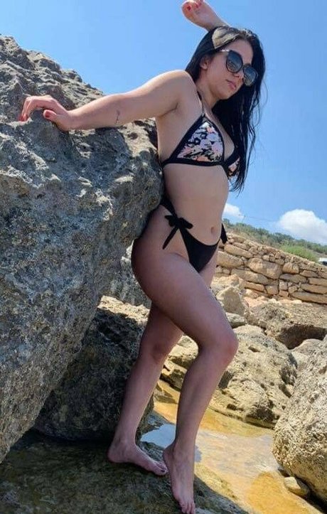 Maltese Girls exclusive model galleries