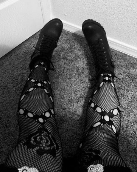 MissMessy model perfect pic