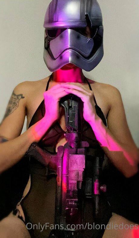 blondiedoes star hot galleries