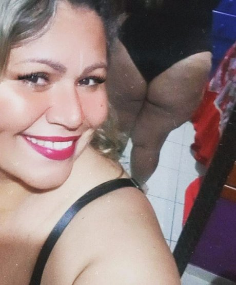 Elizabeth Delmondes pretty actress pics