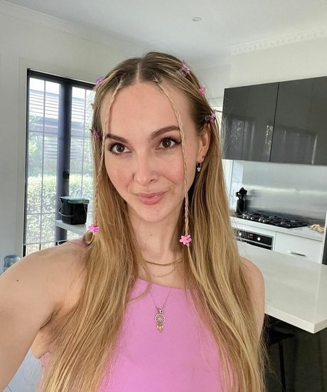 curvy xxx onlyfans porn image