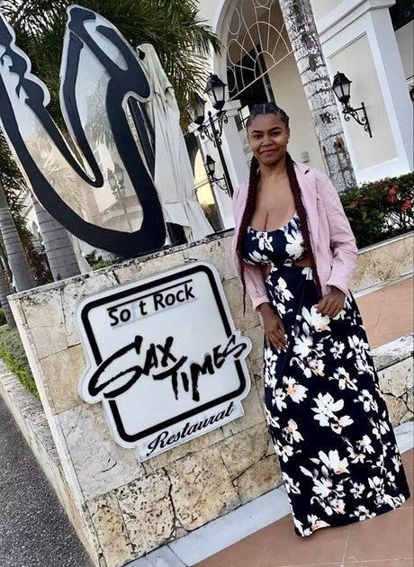 Gisselle F art model galleries