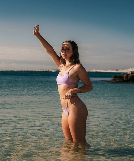 Sarah Senecal pornstar nice image