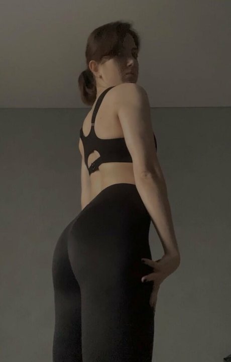 Panirozpusta pornographic model photo