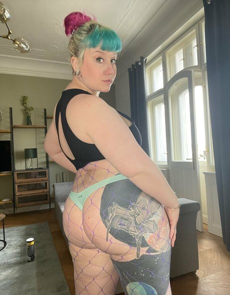curvy girl onlyfans porn pics