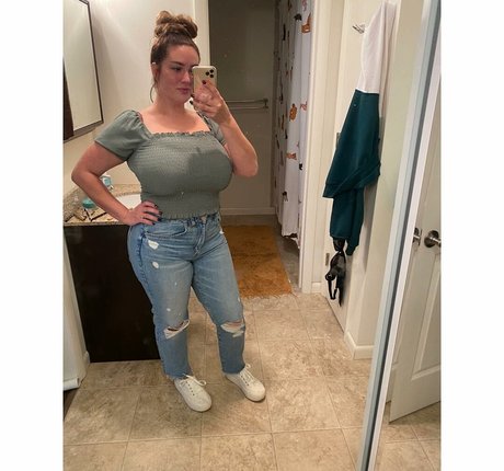 old young lesbian onlyfans pretty pic