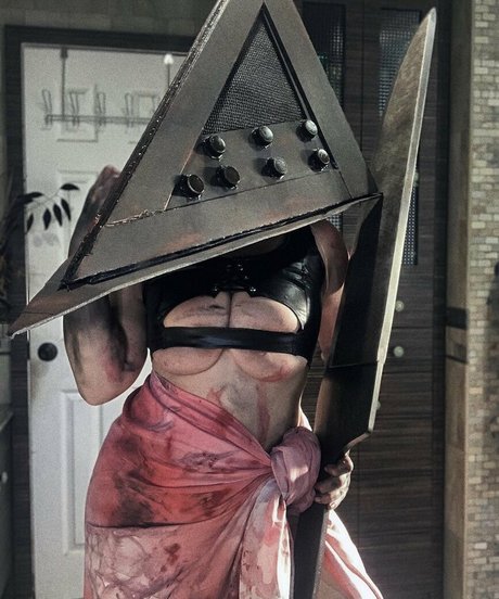 Spiider sam beautiful model photo