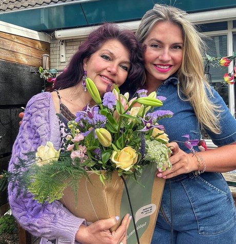 Sensi Lowe pornographic actress archive