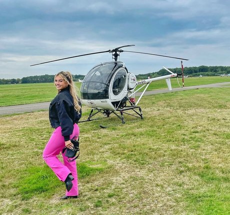 Sensi Lowe model exclusive images