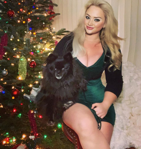 BlondiePomie hd model images