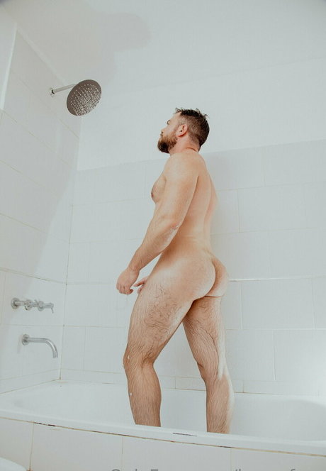 brunofree adult model images