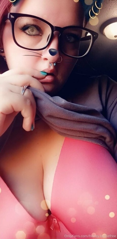 pixieprincess1994 model top pic