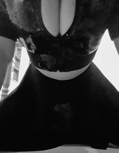 brunette petite onlyfans perfect pics