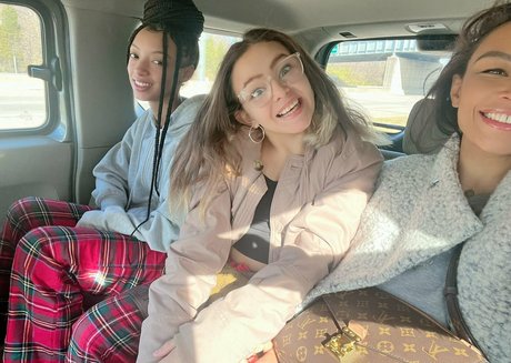 pawg trans onlyfans erotic photos