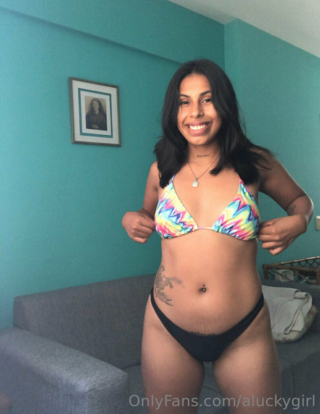 aluckygirl star exclusive img