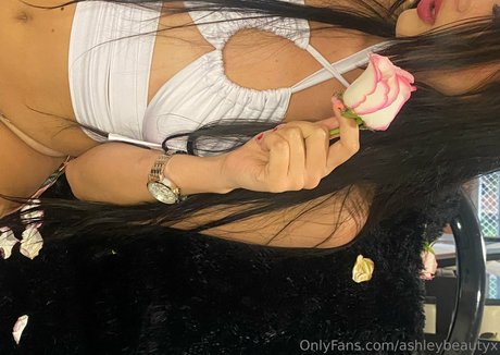 asian young onlyfans sexy nudes picture