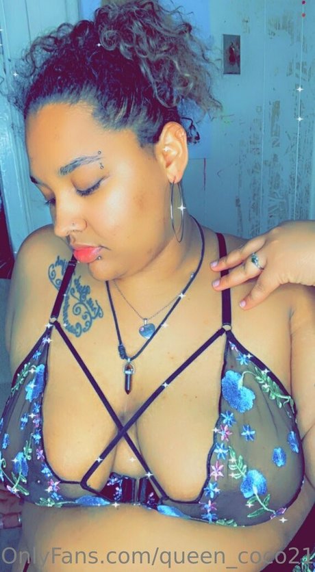 queen coco21 high quality model photo