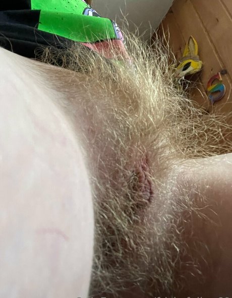 friskyfeline69 model porn picture