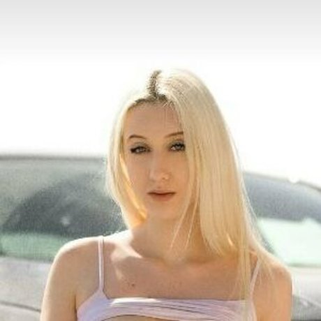 denyandelly model free pictures