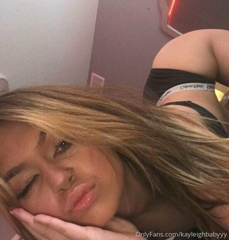 Kayleighbabyyy high quality pornstar image
