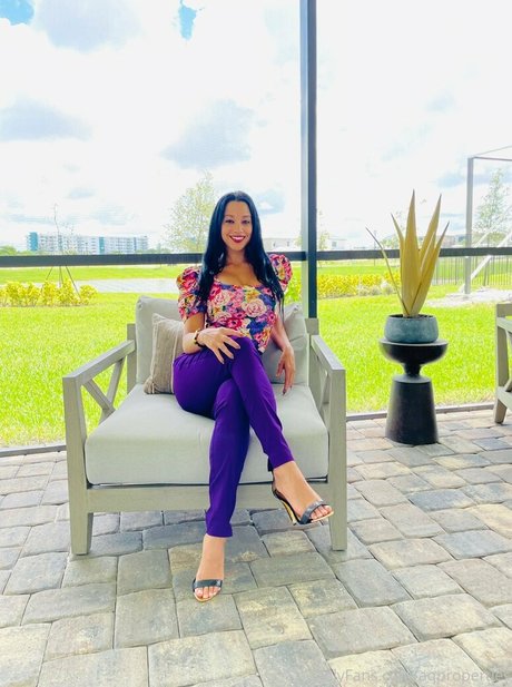 cuckold wife onlyfans pretty photo