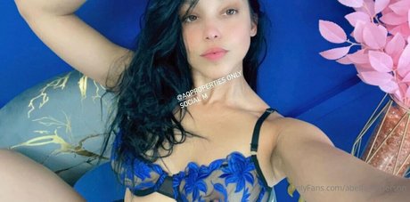 Abella Anderson pretty star photo