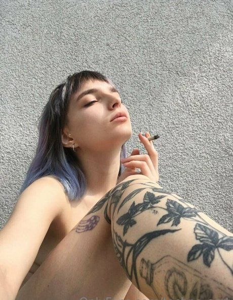 techno sqrt nude star pic