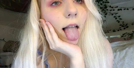 tiny onlyfans perfect photo