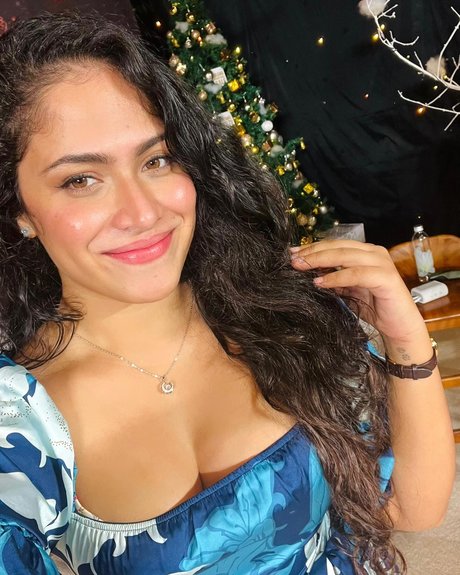 female masturbation onlyfans nude pictures