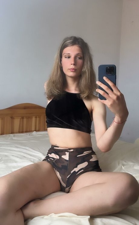 Marie Antoinette 2077 model sexy gallery